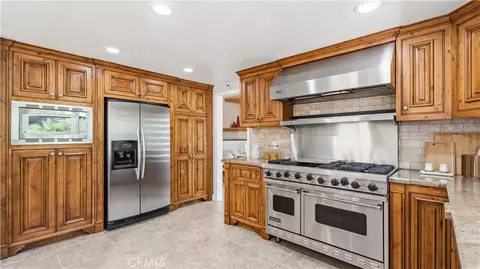 Kitchen - 7625 E Twinleaf, Orange, CA 92869 photo 5 of 7