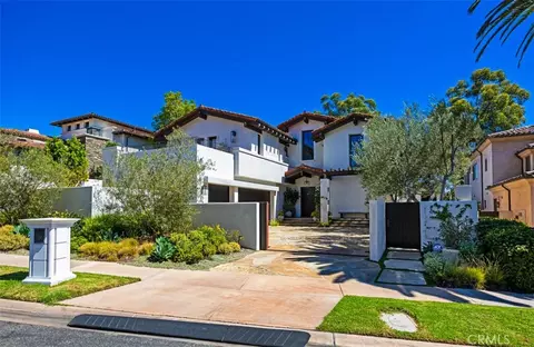 16 Pelican Pt, Newport Coast, CA 92657