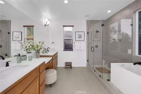 Bath - 29192 Jamesonite Cir, Menifee, CA 92584 photo 1 of 7