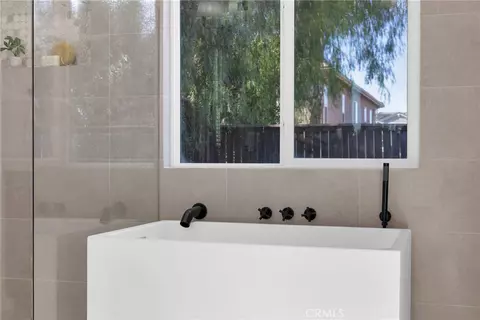 Bath - 29192 Jamesonite Cir, Menifee, CA 92584 photo 5 of 7