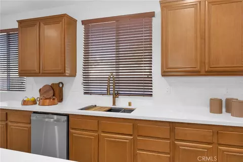 Kitchen - 29192 Jamesonite Cir, Menifee, CA 92584 photo 6 of 7