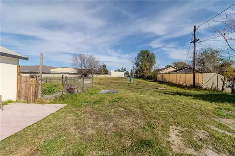 9023 Olive, Fontana, CA 92335 photo 4