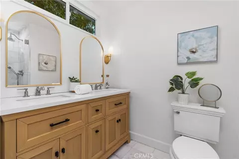 Bath - 2132 E Trenton Ave, Orange, CA 92867 photo 1 of 4