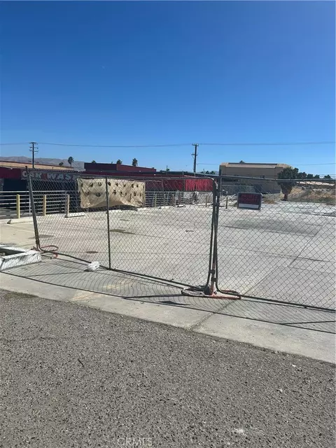 17153 Bear Valley Rd, Hesperia, CA 92345 photo 4