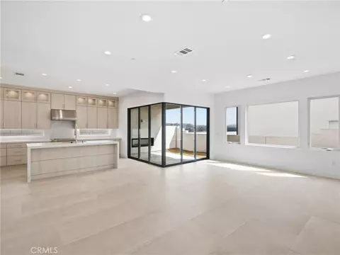 Living - 2091 E Pearl St, Encinitas, CA 92024 photo 1 of 3