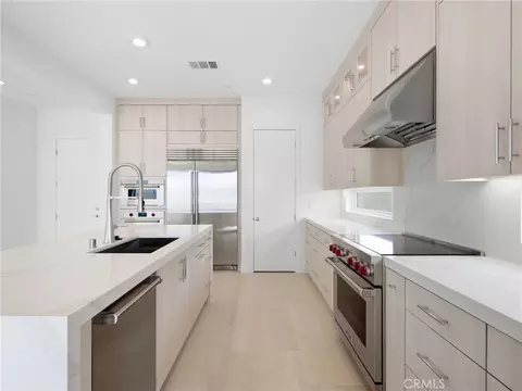 Kitchen - 2091 E Pearl St, Encinitas, CA 92024 photo 2 of 3