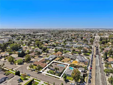 View/Area - 2076 N Mori, Orange, CA 92867 photo 3 of 11