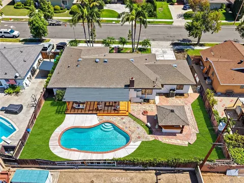 View/Area - 2076 N Mori, Orange, CA 92867 photo 2 of 11