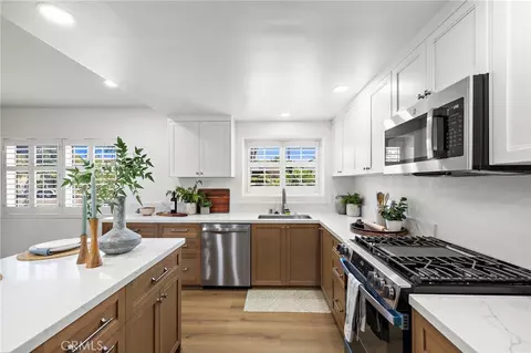 Kitchen - 2076 N Mori, Orange, CA 92867 photo 4 of 4