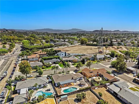 View/Area - 2076 N Mori, Orange, CA 92867 photo 10 of 11