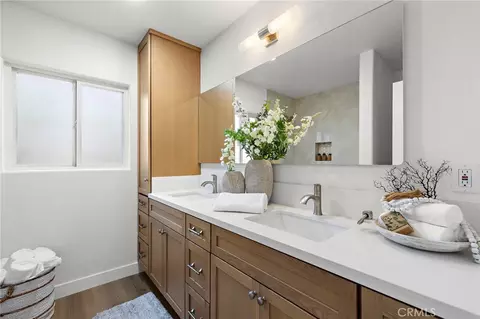 Bath - 2076 N Mori, Orange, CA 92867 photo 3 of 3