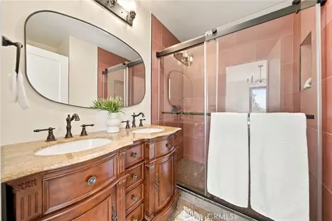 Bath - 700 Wakefield Ct, El Cajon, CA 92020 photo 1 of 3