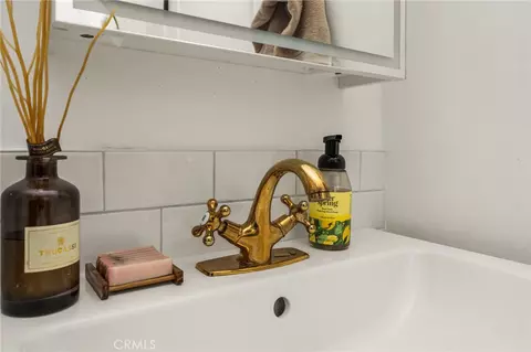 Bath - 1430 Temple Ave, Long Beach, CA 90804 photo 7 of 7