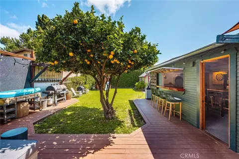 Exterior - 1430 Temple Ave, Long Beach, CA 90804 photo 1 of 15