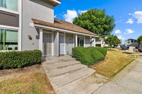 6711 Sun #C, Huntington Beach, CA 92647