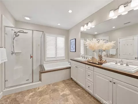 Bath - 75 Thornapple, Irvine, CA 92620 photo 3 of 6