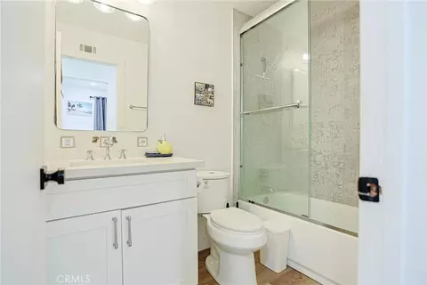 Bath - 1078 Border, Corona, CA 92882 photo 1 of 1