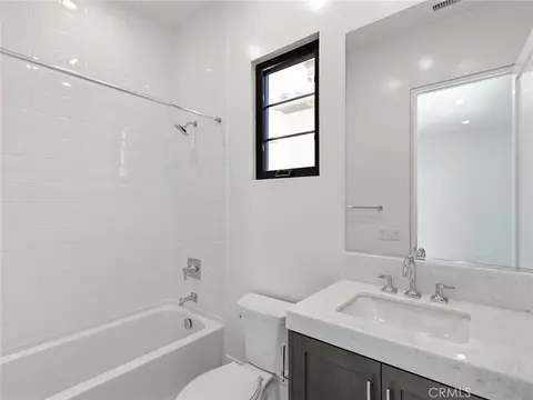 Bath - 454 Ridgecrest, Irvine, CA 92602 photo 8 of 9