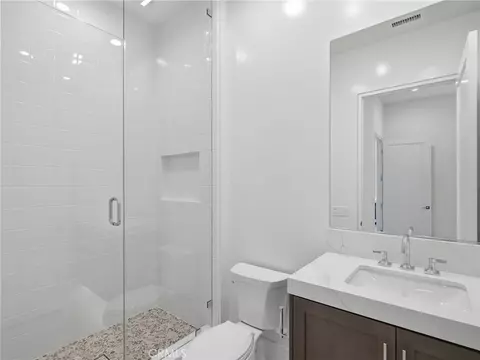 Bath - 454 Ridgecrest, Irvine, CA 92602 photo 5 of 9