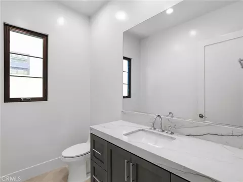 Bath - 454 Ridgecrest, Irvine, CA 92602 photo 6 of 9