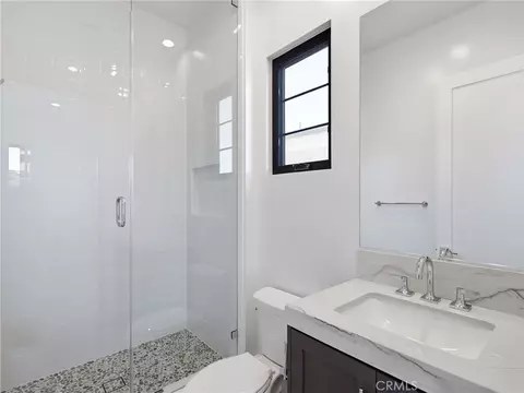 Bath - 454 Ridgecrest, Irvine, CA 92602 photo 7 of 9