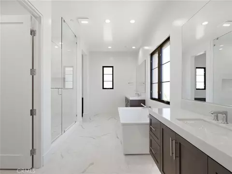 Bath - 454 Ridgecrest, Irvine, CA 92602 photo 3 of 9