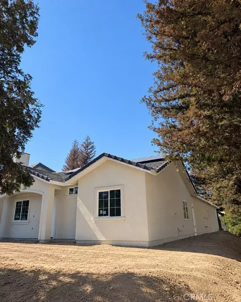 5912 Cedar Fls, Bakersfield, CA 93306 photo 3