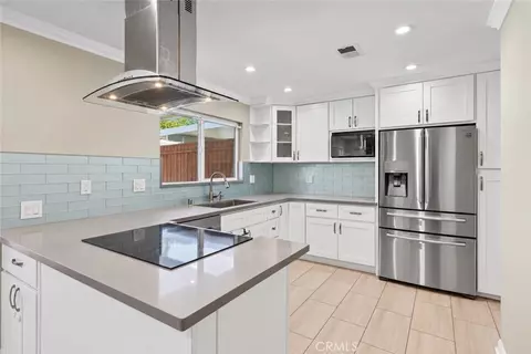 3165 College, Costa Mesa, CA 92626