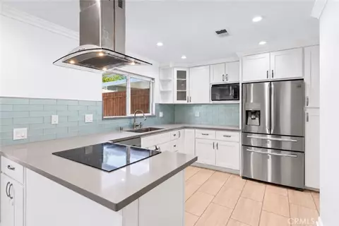 3165 College, Costa Mesa, CA 92626