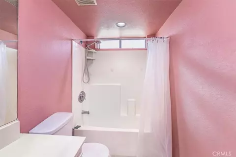Bath - 1731 E 68th #5, Long Beach, CA 90805 photo 5 of 12