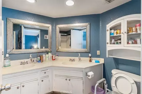 Bath - 1731 E 68th #5, Long Beach, CA 90805 photo 7 of 12