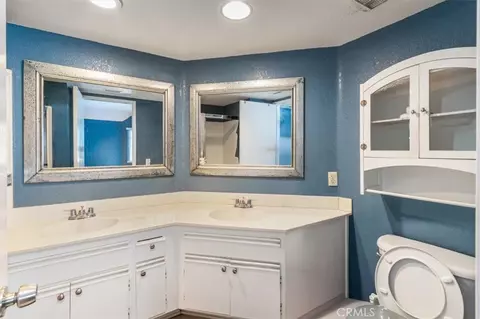 Bath - 1731 E 68th #5, Long Beach, CA 90805 photo 2 of 12