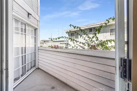 Exterior - 1731 E 68th #5, Long Beach, CA 90805 photo 5 of 7