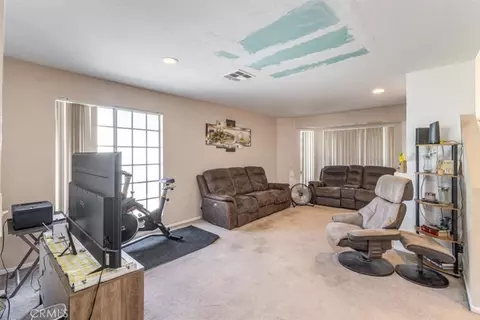Living - 1731 E 68th #5, Long Beach, CA 90805 photo 5 of 7