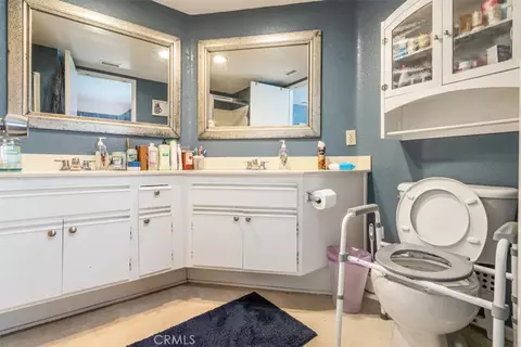 Bath - 1731 E 68th #5, Long Beach, CA 90805 photo 8 of 12