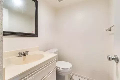 Bath - 1731 E 68th #5, Long Beach, CA 90805 photo 1 of 12