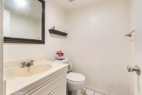 Bath - 1731 E 68th #5, Long Beach, CA 90805 photo 12 of 12