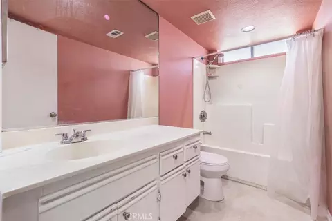 Bath - 1731 E 68th #5, Long Beach, CA 90805 photo 6 of 12