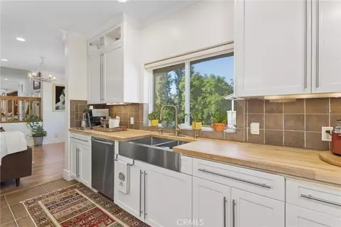 Kitchen - 1377 Knoll Rd, Redlands, CA 92373 photo 7 of 11