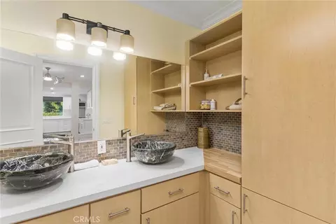 Bath - 1377 Knoll Rd, Redlands, CA 92373 photo 1 of 6