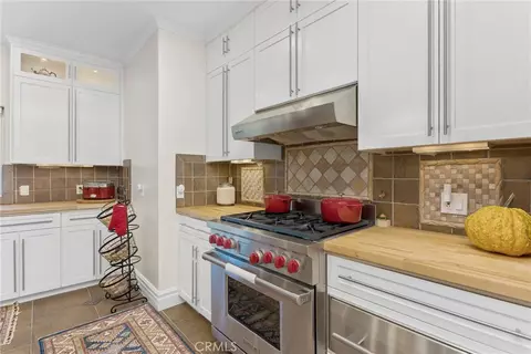 Kitchen - 1377 Knoll Rd, Redlands, CA 92373 photo 5 of 11