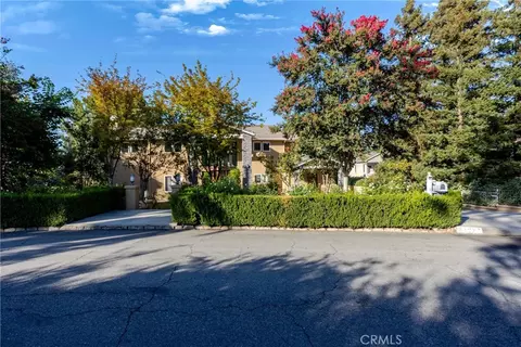 Exterior - 1377 Knoll Rd, Redlands, CA 92373 photo 3 of 11