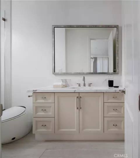 Bath - 108 Panorama, Irvine, CA 92618 photo 3 of 4