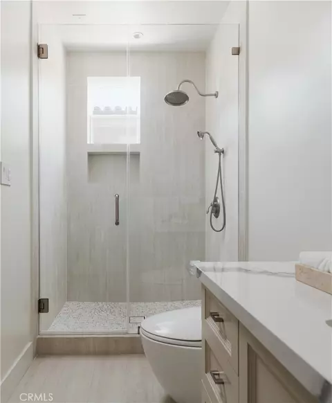 Bath - 108 Panorama, Irvine, CA 92618 photo 4 of 4
