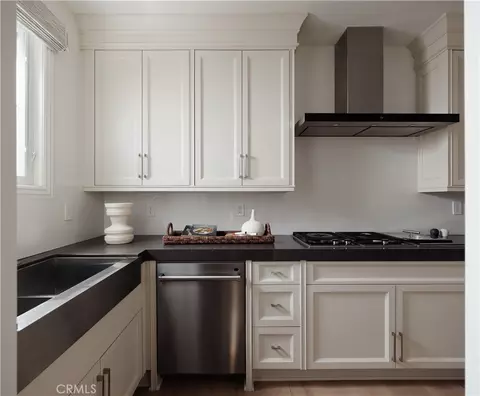 Kitchen - 108 Panorama, Irvine, CA 92618 photo 4 of 4