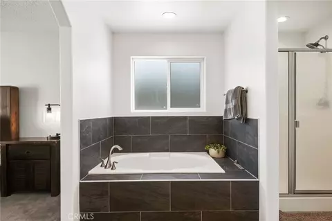 Bath - 8537 11th Ave, Hesperia, CA 92345 photo 1 of 2