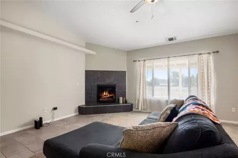 Living - 8537 11th Ave, Hesperia, CA 92345 photo 2 of 5