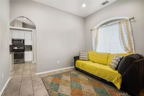 Entry Way - 8537 11th Ave, Hesperia, CA 92345 photo 2 of 3