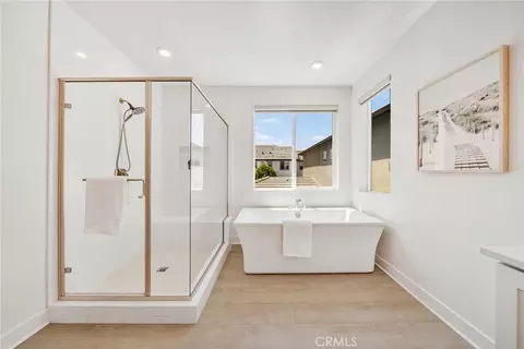 Bath - 174 Sash, Irvine, CA 92618 photo 3 of 5