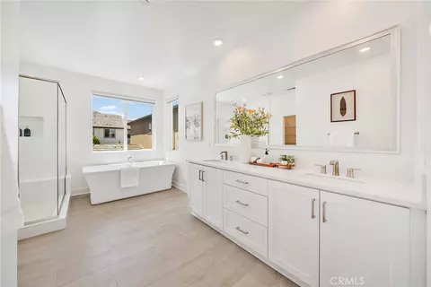 Bath - 174 Sash, Irvine, CA 92618 photo 2 of 5